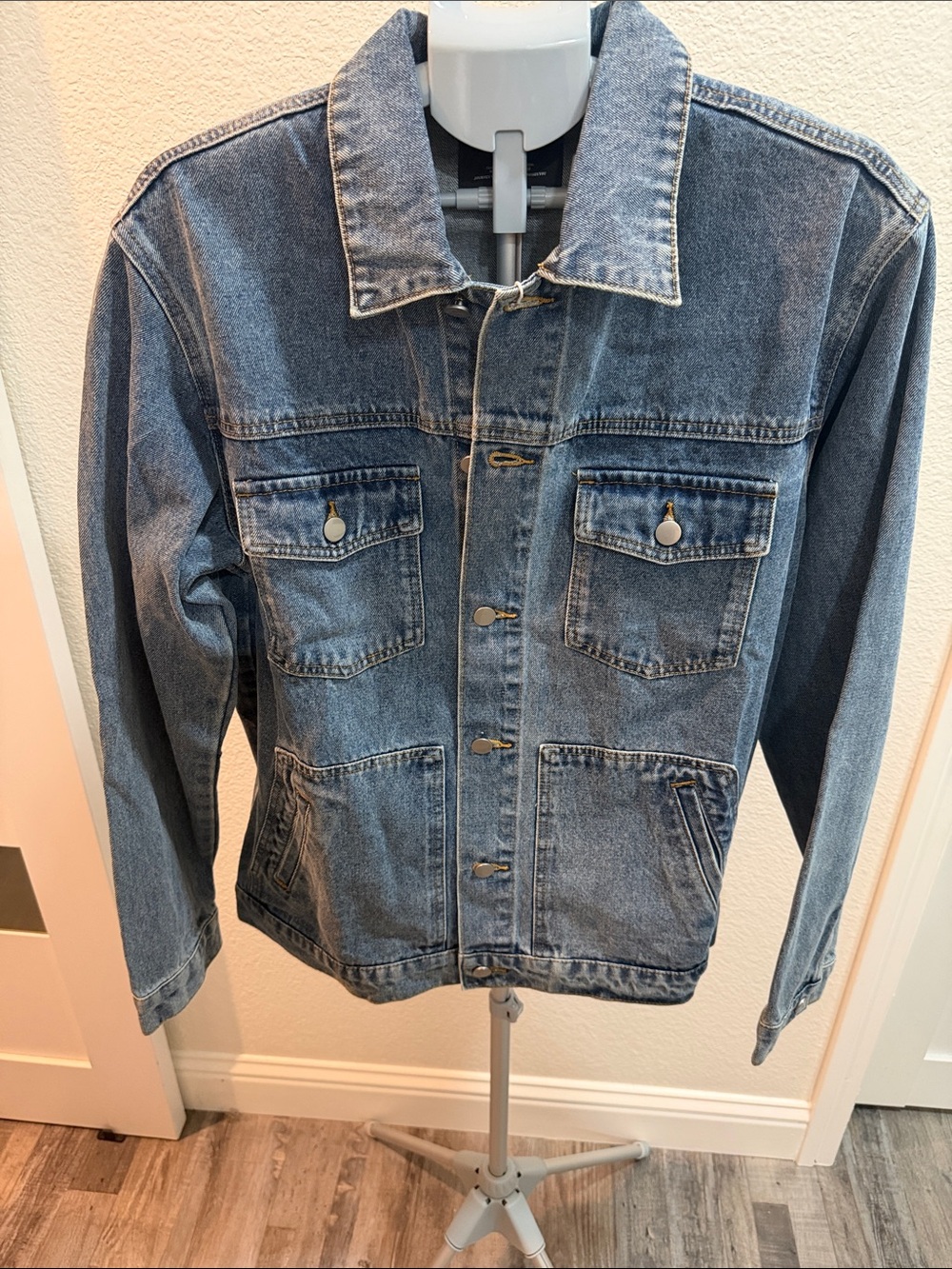Men's Vintage-Inspired Denim Jacket - Washed Blue
